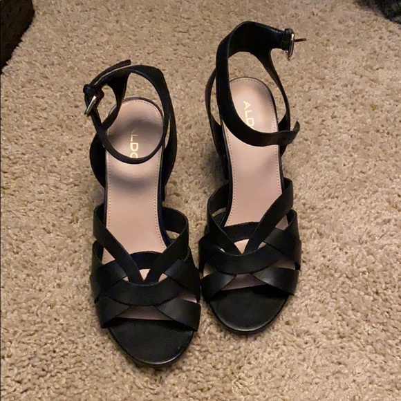 Also shoes - Picture 1 of 4